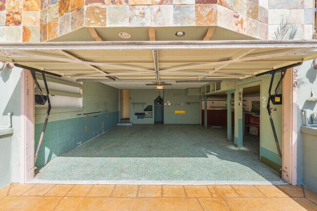 Building Photo - 620 S Gertruda Ave