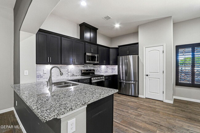 Building Photo - 782 Lemington St