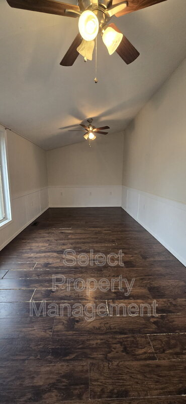 Building Photo - 2425 White Oak Ave