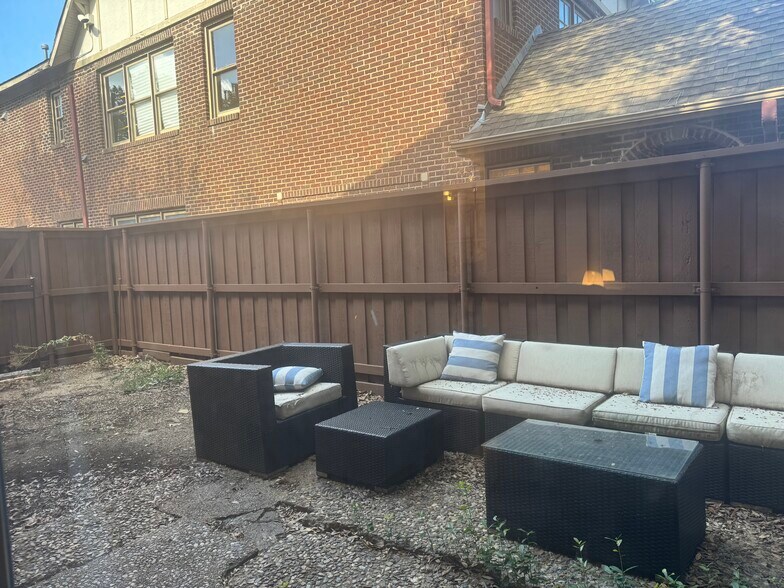 Building Photo - 4219 Avondale Ave