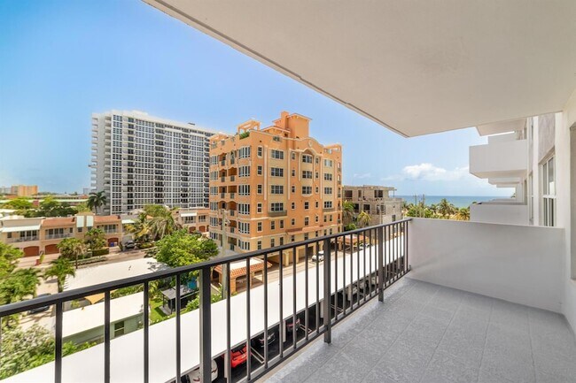 Building Photo - 405 N Ocean Blvd
