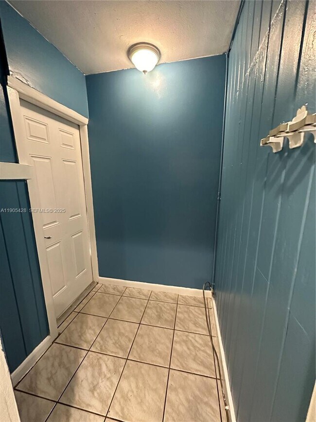 Building Photo - 9450 SW 181st Terrace