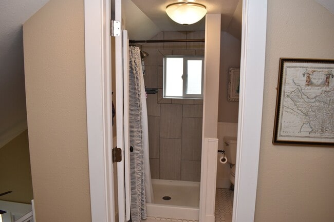 Building Photo - Coming soon - Charming North End Craftsman Near Proctor District!