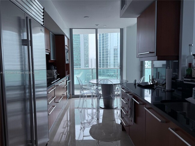 Building Photo - 1331 Brickell Bay Dr