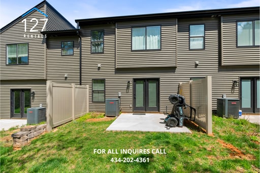 Building Photo - 3BR Townhome – Modern Amenities, Great Location!