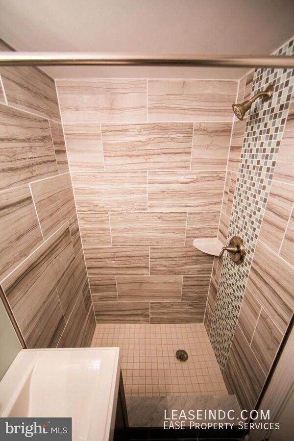 Building Photo - 159 V St NE