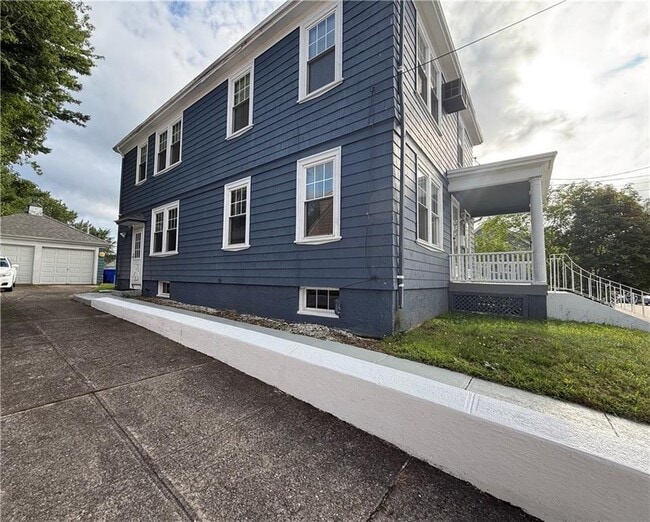 Building Photo - 32 Lucas St