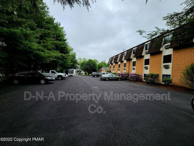 Building Photo - 415 King St