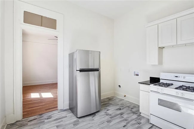 Building Photo - 2117 Marais St