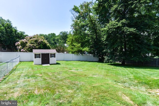 Building Photo - 12407 Lampton Ln