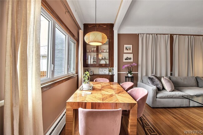 Building Photo - 370 Bryant St