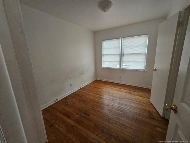 Building Photo - 206 S 7th St