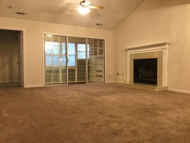 Building Photo - Located in Hunters Chase - 2 BR/2 BA w/ Fi...