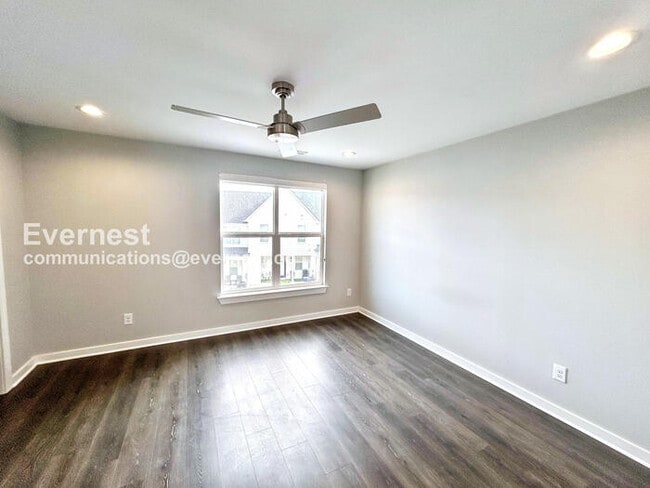 Building Photo - 203 Jeffries Wy