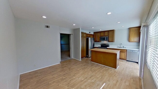 Building Photo - 4 Morning Star