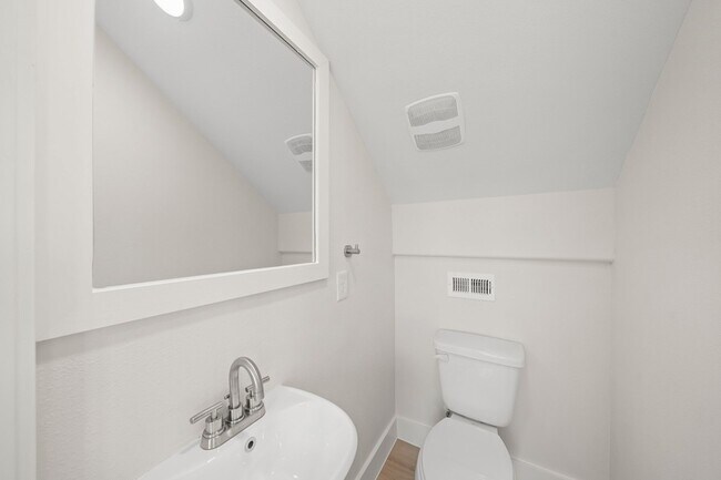 Building Photo - 3439 Rockrill Dr