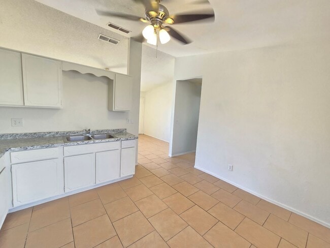 Building Photo - 2 Bed 1 Bath Spacious Apartment in Mesa