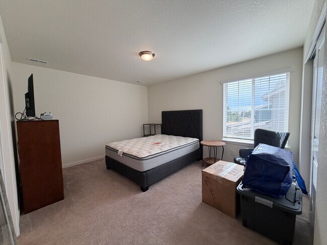 Building Photo - Exquisite Elizabeth Home