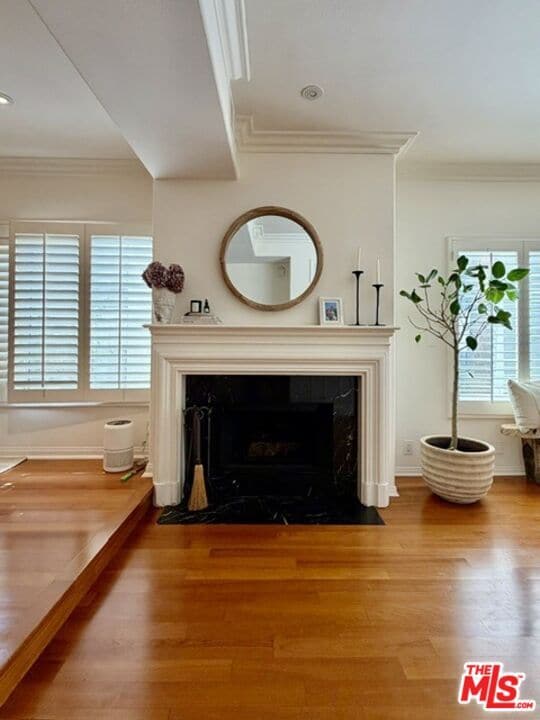 Building Photo - 410 N Oakhurst Dr