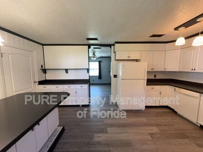 Building Photo - 12300 SE 128th Ct