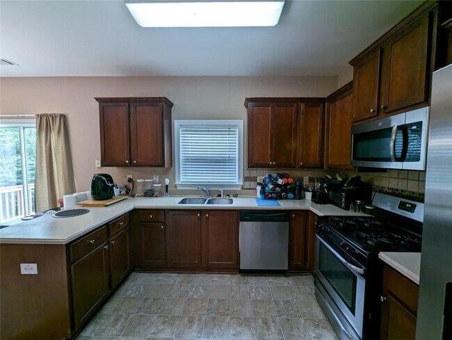 Building Photo - 1977 Preserve Creek Way