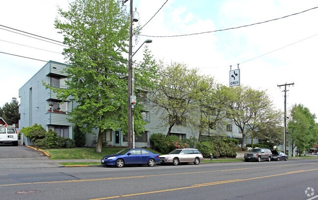 Primary Photo - Horizon Phinney and Greenwood