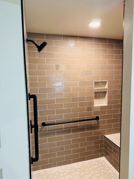 Building Photo - 5270 N 57th St