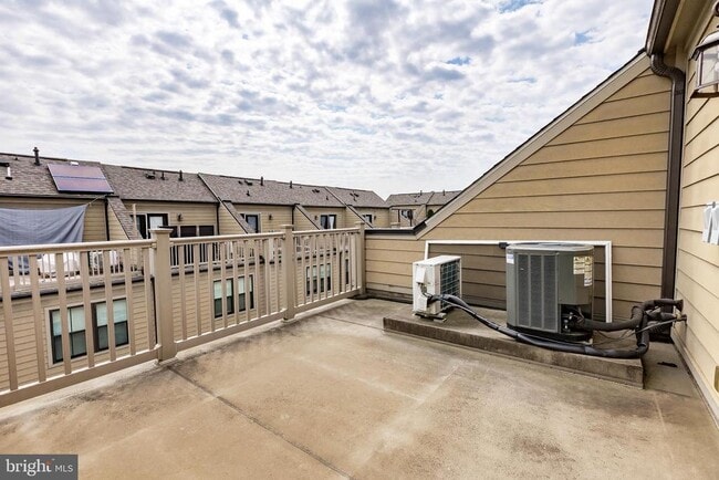 Building Photo - 6645 Rhode Island Ave