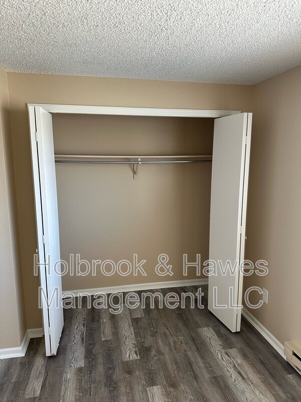 Building Photo - 4881 Basswood Dr