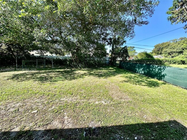 Building Photo - 15920 Bunche Park School Dr