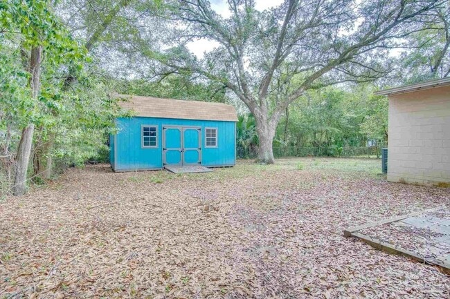 Building Photo - 1004 Kearny Dr