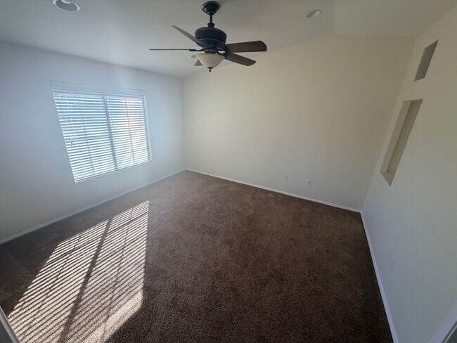 Building Photo - 2 bed / 2 bath Condo in Painted Desert Guard Gated Community