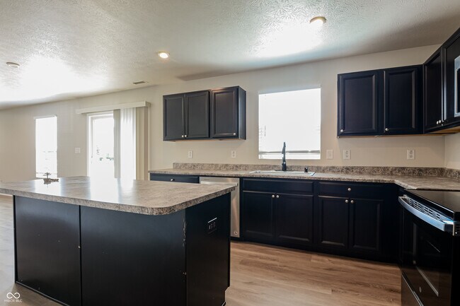 Building Photo - 13820 N Cardonia Dr