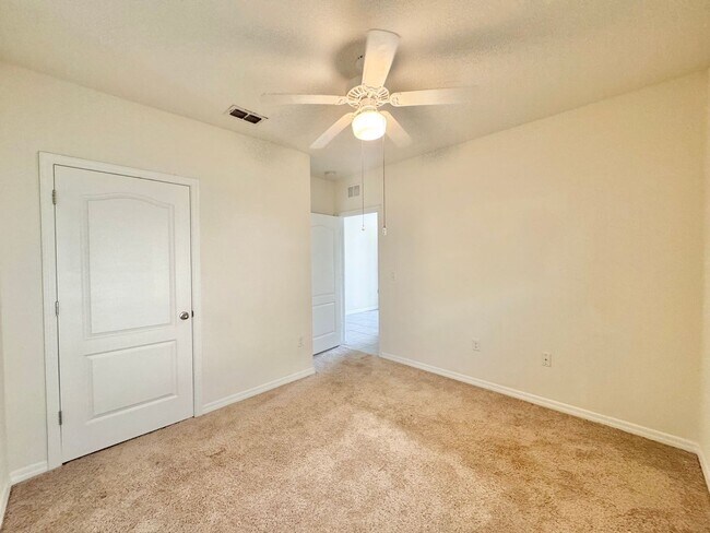 Building Photo - 632 Autumn Stream Dr