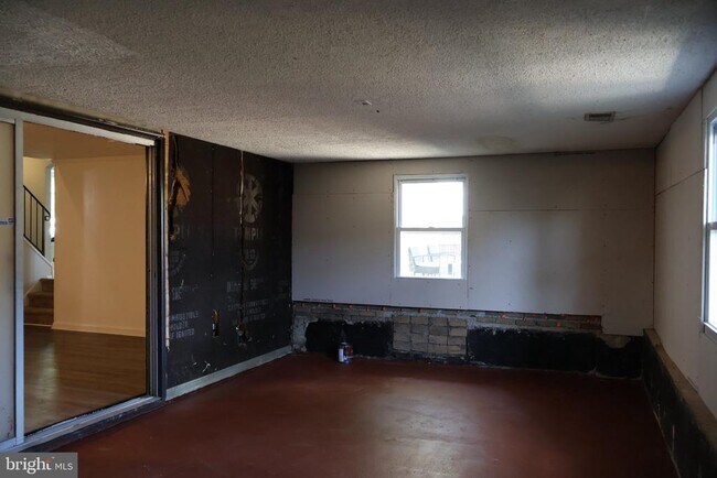 Building Photo - 5218 Caroline Cir