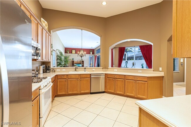 Building Photo - 1761 Tarpon Bay Dr S