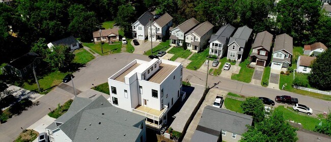 Building Photo - NEW BUILD with Rooftop!