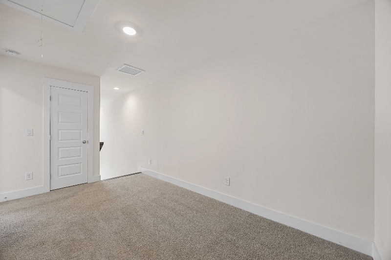 Building Photo - 7668 Park Gate Dr