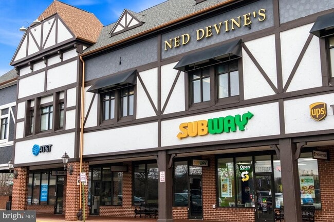 Building Photo - 2558 Banshire Dr