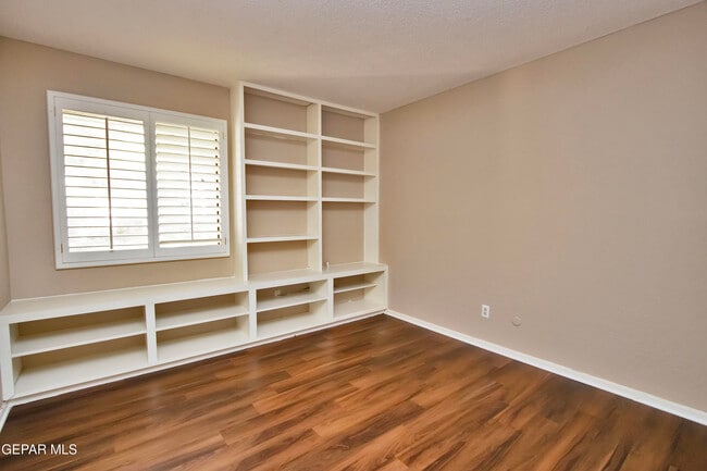 Building Photo - 5710 Mira Grande Dr