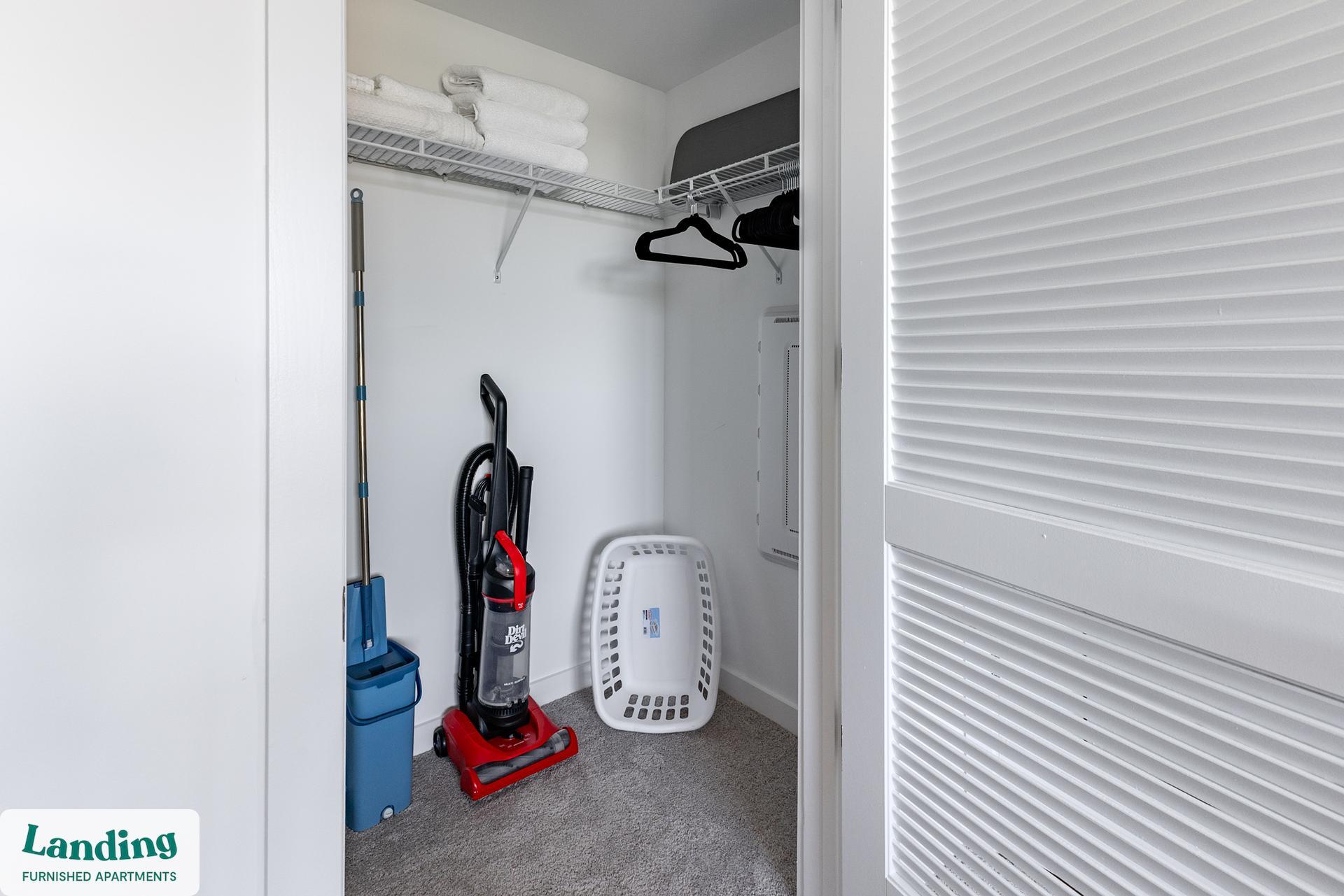 Building Photo - 200 NE 1st Ave