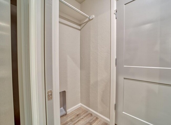 Building Photo - 1530 S 7th St