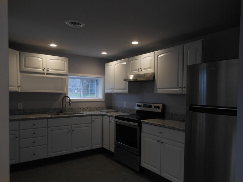 Building Photo - 1871 Blue Ball Rd