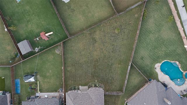 Building Photo - 511 La Grange Dr