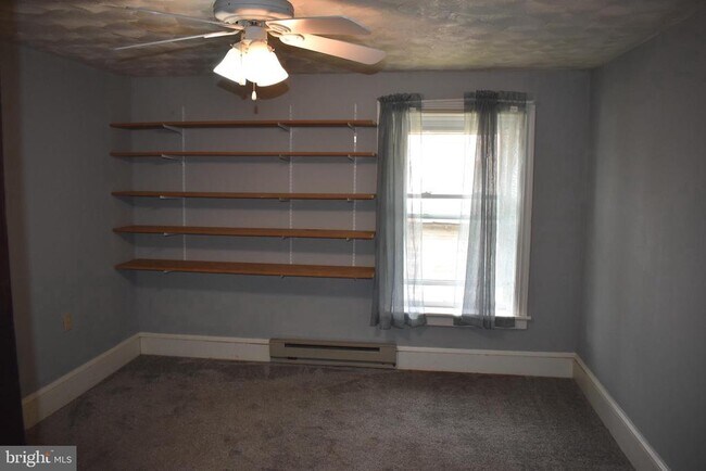 Building Photo - 300 S Cedar Ln