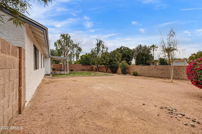 Building Photo - 16250 N 64th Pl