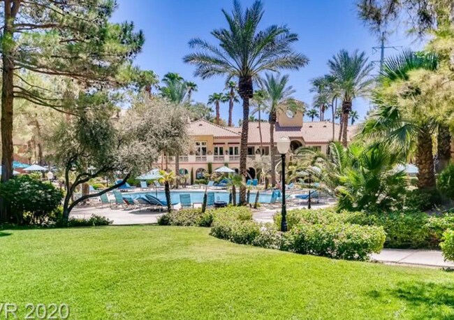 Building Photo - 270 E Flamingo Rd