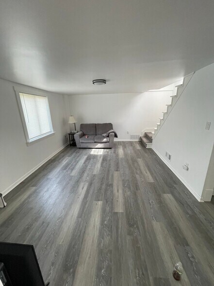 Building Photo - 50 Braddock St