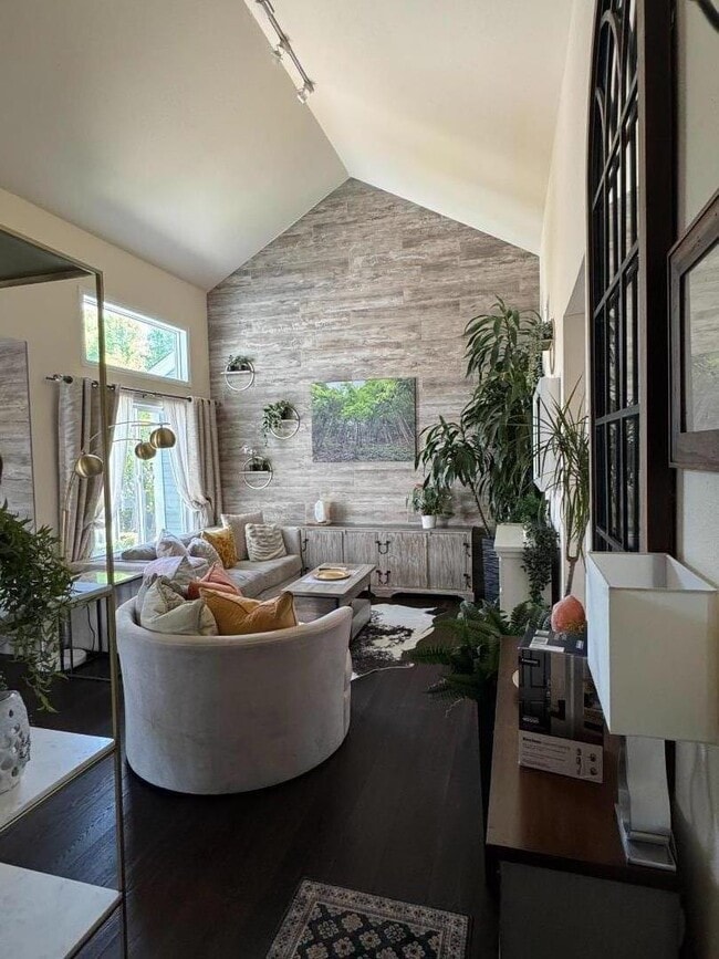 Building Photo - 767 Port Walk Pl