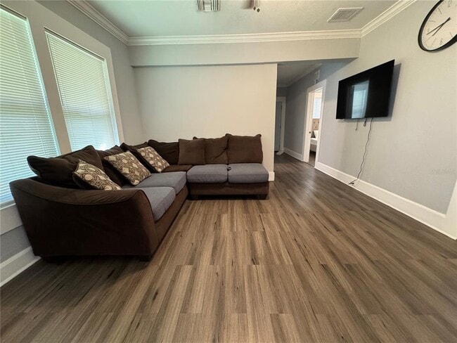 Building Photo - 1571 S Myrtle Ave